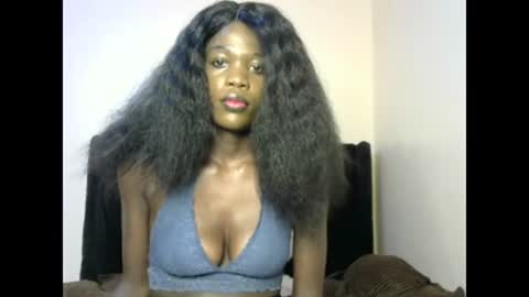 Snapshot of petite_lavi2 chatting on February 2025 06:04:02 PM petite_lavi2 online show from February 2025 06:04:02 PM