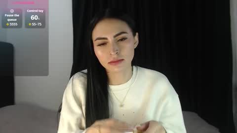 Snapshot of petite_linda chatting on January 2026 05:43:02 AM Linda online show from January 2026 05:43:02 AM