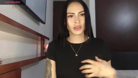 Snapshot of petite_linda chatting on March 2026 03:23:01 AM Linda online show from March 2026 03:23:01 AM