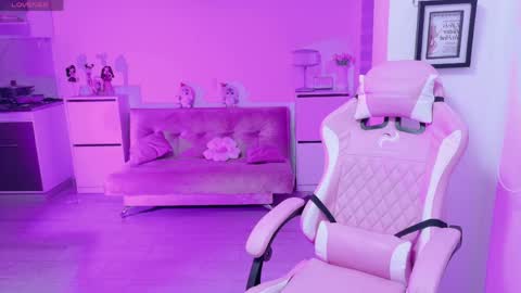 petite_marie_ online show from April 2026 03:26:01 AM