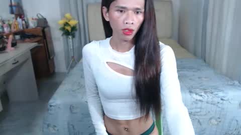 Snapshot of petite_pinay69s chatting on April 2026 11:05:01 AM angela online show from April 2026 11:05:01 AM
