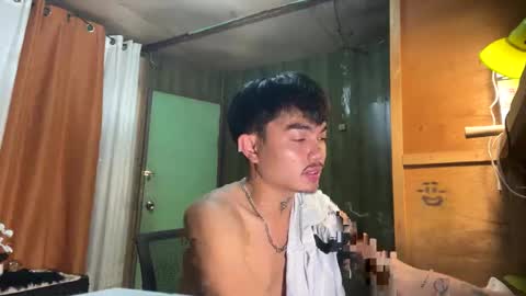 Snapshot of petiteasianx chatting on November 2025 12:26:01 PM Vrin online show from November 2025 12:26:01 PM