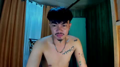 Snapshot of petiteasianx chatting on November 2025 07:30:01 AM Vrin online show from November 2025 07:30:01 AM