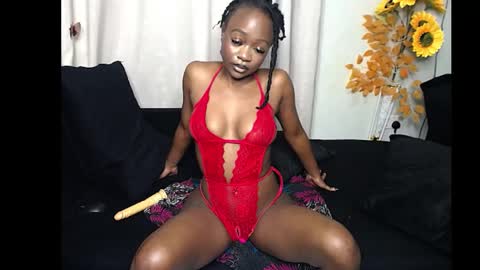 ebonyshawtypetit online show from April 2026 01:05:01 AM