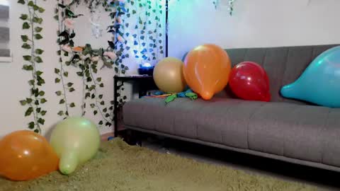 C    online show from December 2024 10:44:02 PM