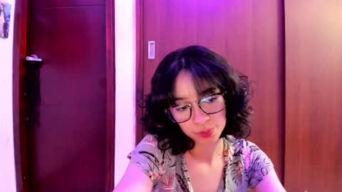 Snapshot of petitee_lunna chatting on February 2025 12:41:02 AM Lunna online show from February 2025 12:41:02 AM