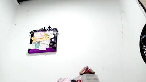 danna online show from November 2025 03:56:02 AM