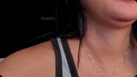 Snapshot of petitgirl_ chatting on December 2024 01:38:02 PM J A S S online show from December 2024 01:38:02 PM