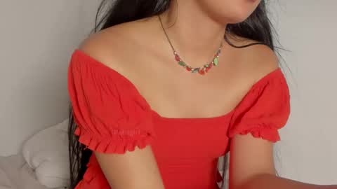 Snapshot of petitgirl_ chatting on February 2025 10:42:01 PM J A S S online show from February 2025 10:42:01 PM