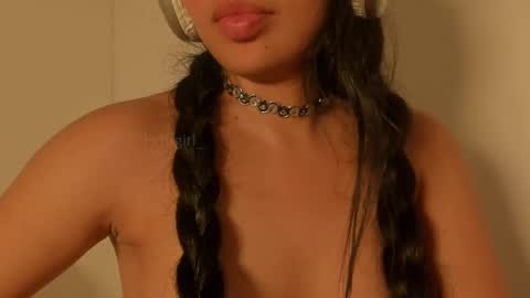 Snapshot of petitgirl_ chatting on March 2025 12:55:02 AM J A S S online show from March 2025 12:55:02 AM