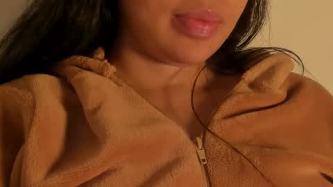 Snapshot of petitgirl_ chatting on September 2025 07:52:01 PM J A S S online show from September 2025 07:52:01 PM