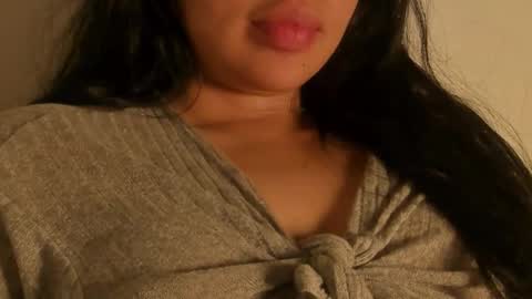 Snapshot of petitgirl_ chatting on October 2025 11:15:01 PM J A S S online show from October 2025 11:15:01 PM