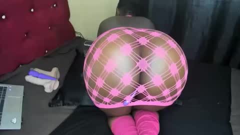 Cayennee online show from November 2025 08:38:02 AM