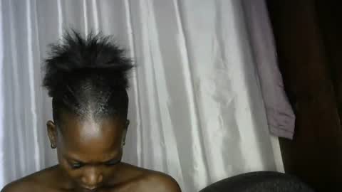 Snapshot of pettite_cora1 chatting on June 2026 05:37:01 PM pettite_cora1 online show from June 2026 05:37:01 PM