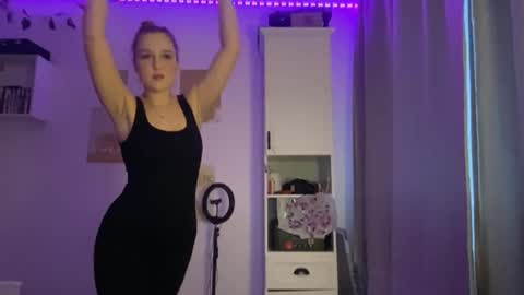 Katie online show from October 2025 02:18:01 PM