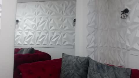 Snapshot of pettymoon chatting on October 2025 11:56:02 AM Moon online show from October 2025 11:56:02 AM