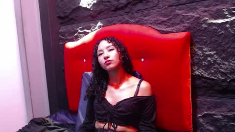 Snapshot of pettymoon chatting on November 2025 07:58:01 PM Moon online show from November 2025 07:58:01 PM