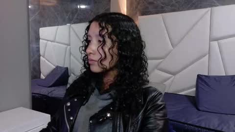 Snapshot of pettymoon chatting on December 2025 11:37:01 AM Moon online show from December 2025 11:37:01 AM