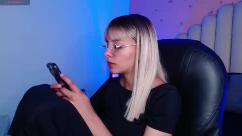 Peyton online show from October 2025 03:40:02 AM