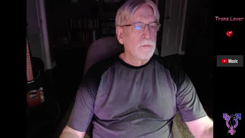 Snapshot of pghk2000 chatting on September 2025 05:50:01 AM George online show from September 2025 05:50:01 AM