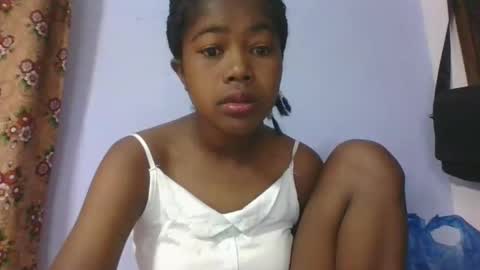 phania185885 online show from April 2026 03:39:01 AM