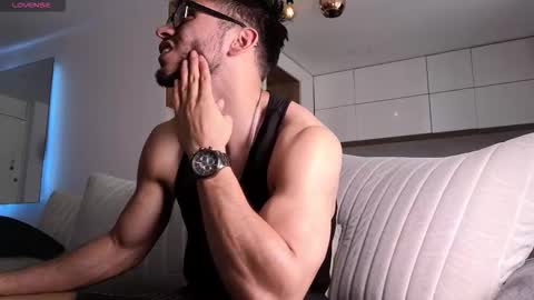 phantom_bigger1 online show from November 2025 04:29:01 PM