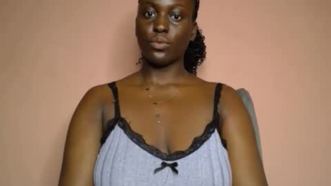 Snapshot of phat_pussylips chatting on September 2025 06:13:02 AM tatiana online show from September 2025 06:13:02 AM