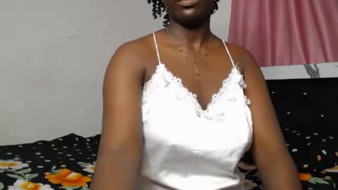 Snapshot of phat_pussylips chatting on October 2025 02:09:01 AM tatiana online show from October 2025 02:09:01 AM