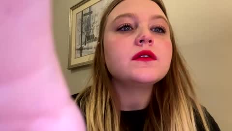 Snapshot of phatassblond chatting on January 2025 01:17:01 AM PhatAssBlond online show from January 2025 01:17:01 AM