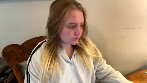 Snapshot of phatassblond chatting on January 2025 07:24:01 PM PhatAssBlond online show from January 2025 07:24:01 PM