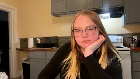 Snapshot of phatassblond chatting on February 2025 08:35:02 PM PhatAssBlond online show from February 2025 08:35:02 PM
