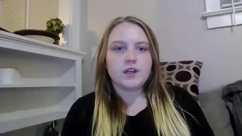 Snapshot of phatassblond chatting on February 2025 01:10:01 AM PhatAssBlond online show from February 2025 01:10:01 AM