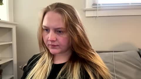 Snapshot of phatassblond chatting on February 2025 05:43:01 PM PhatAssBlond online show from February 2025 05:43:01 PM