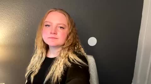 Snapshot of phatassblond chatting on February 2025 05:53:01 PM PhatAssBlond online show from February 2025 05:53:01 PM