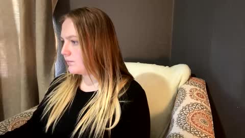 Snapshot of phatassblond chatting on February 2025 09:04:02 PM PhatAssBlond online show from February 2025 09:04:02 PM