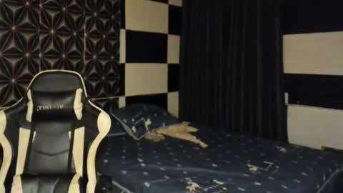 Snapshot of philhotbody chatting on February 2025 10:17:02 AM AJ online show from February 2025 10:17:02 AM