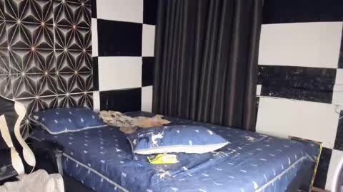 Snapshot of philhotbody chatting on February 2025 04:20:01 PM AJ online show from February 2025 04:20:01 PM