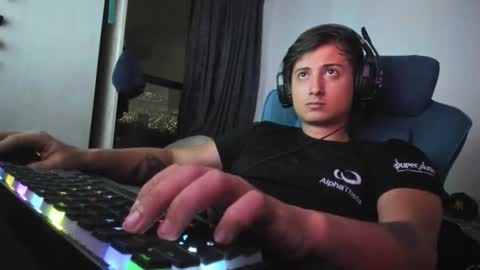 Snapshot of philip_dj chatting on November 2025 10:04:02 AM philip_dj online show from November 2025 10:04:02 AM