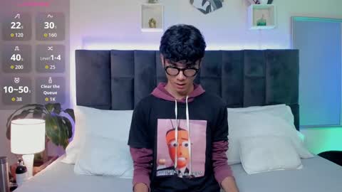 Phillip online show from October 2025 09:34:01 PM