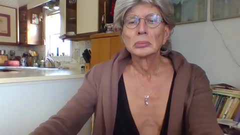 Snapshot of phillipa1023 chatting on January 2025 06:59:02 PM phillipa online show from January 2025 06:59:02 PM