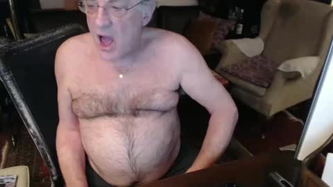 Snapshot of philoumis2 chatting on December 2024 01:29:02 AM Philippe online show from December 2024 01:29:02 AM