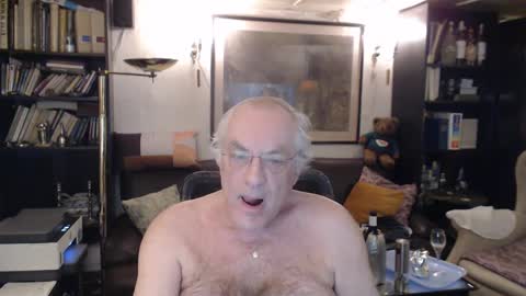 Snapshot of philoumis2 chatting on January 2025 08:47:01 PM Philippe online show from January 2025 08:47:01 PM