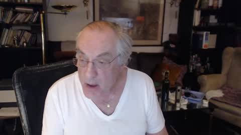 Snapshot of philoumis2 chatting on February 2025 11:15:01 PM Philippe online show from February 2025 11:15:01 PM