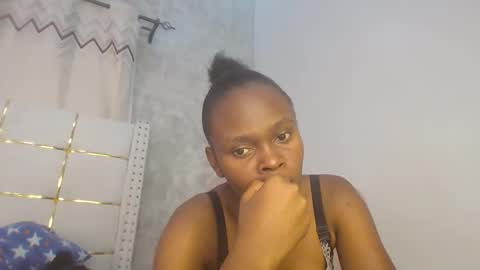 Snapshot of phoebe015 chatting on February 2026 07:39:01 PM phoebe online show from February 2026 07:39:01 PM