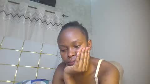 Snapshot of phoebe015 chatting on February 2026 07:31:02 PM phoebe online show from February 2026 07:31:02 PM