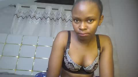 Snapshot of phoebe015 chatting on February 2026 07:23:01 PM phoebe online show from February 2026 07:23:01 PM