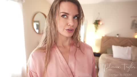 Snapshot of phoenix_taylor chatting on November 2025 06:10:02 PM PHOENIX TAYLOR online show from November 2025 06:10:02 PM