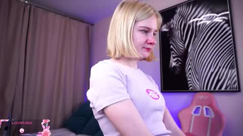 Snapshot of phyllisearney chatting on October 2025 05:55:01 AM Hann G. Jones online show from October 2025 05:55:01 AM