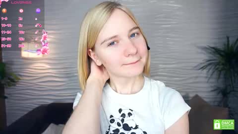 Snapshot of phyllisearney chatting on November 2025 04:11:02 AM Hann G. Jones online show from November 2025 04:11:02 AM