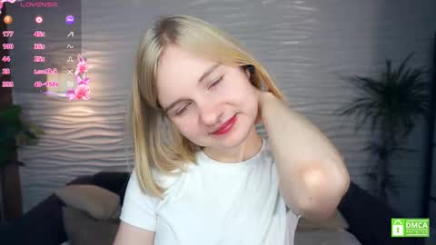 Snapshot of phyllisearney chatting on November 2025 04:51:01 AM Hann G. Jones online show from November 2025 04:51:01 AM